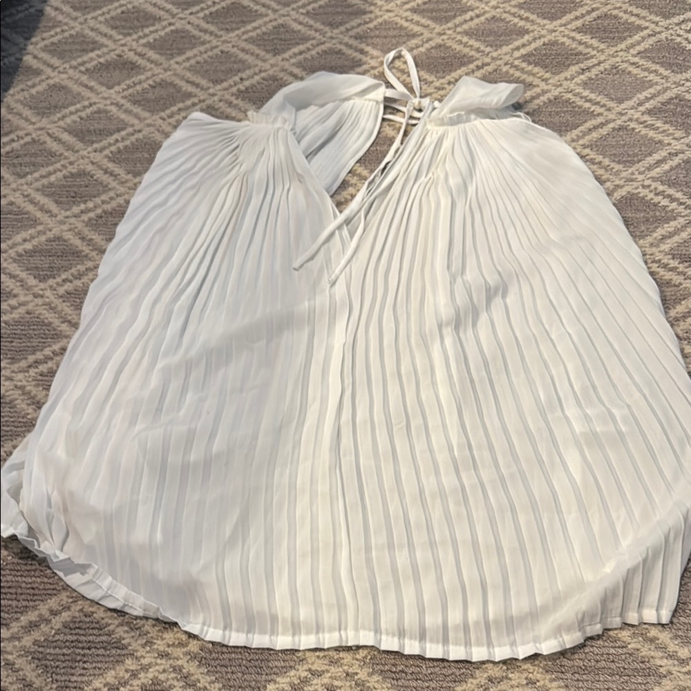 Elegant White Pleated Women's Top